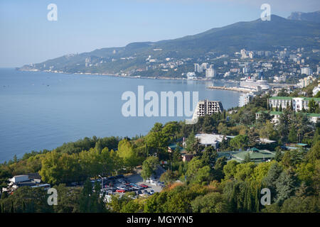 Vista panoramica della baia di Yalta, Crimea, Ucraina Foto Stock