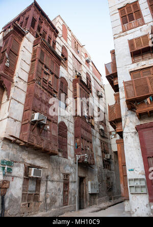 Case di legno e mashrabia rowshan nel vecchio quartiere, Hijaz Tihamah regione, Jeddah, Arabia Saudita Foto Stock