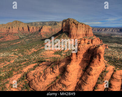 A Sedona in Arizona, ha un bel colore arancione rocce e pilastri nel deserto Foto Stock