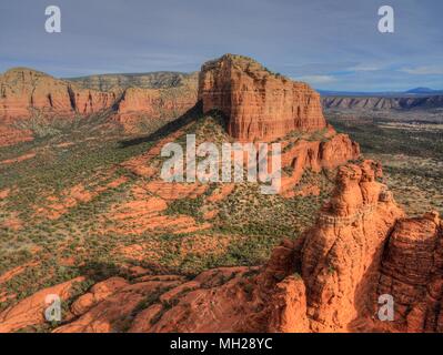 A Sedona in Arizona, ha un bel colore arancione rocce e pilastri nel deserto Foto Stock