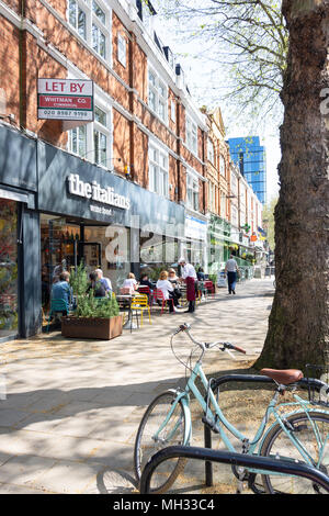 'Italiani 'Pavement Cafe, Chiswick High Street, Chiswick, London Borough di Hounslow, Greater London, England, Regno Unito Foto Stock