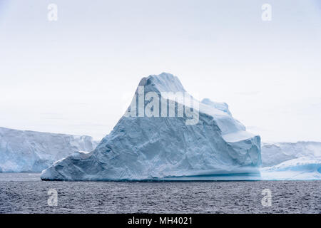 Iceberg sull'Oceano Atlantico in Antartide Foto Stock