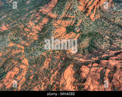 A Sedona in Arizona, ha un bel colore arancione rocce e pilastri nel deserto Foto Stock