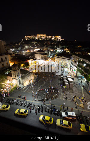 Panoramica di Monastiraki piazza nel centro di Atene, Grecia Foto Stock