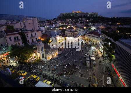 Panoramica di Monastiraki piazza nel centro di Atene, Grecia Foto Stock