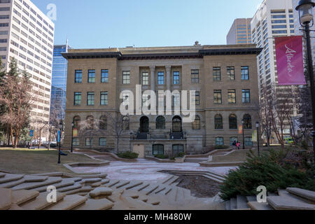 McDougall Center in downtown Calgary, Alberta serve come un governo provinciale ufficio e spazio per riunioni. Essa è stata designata una risorsa storica dopo Foto Stock