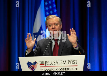 New York, NY - Aprile 29, 2018: Senatore USA Lindsey Graham parla durante la 7 Assemblea Jerusalem Post Conferenza al Marriott Marquis Hotel Credito: lev radin/Alamy Live News Foto Stock