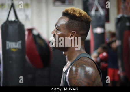 Dallas, Texas, Stati Uniti d'America. 23 Sep, 2017. Jermell De'Avante Paul è imbattuto WBC Mondo Super Welterweight detentore del titolo [154 libbre]. Sarà lui a mettere quel titolo sulla linea 9 Giugno a Los Angeles contro la trota di Austin. Paul è visto qui durante un allenamento a R&R Boxing Club di Dallas, Texas. Credito: credito: /ZUMA filo/Alamy Live News Foto Stock