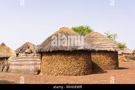 Vecchia casa di poveri del popolo ghaniano, Ghana, Africa Foto Stock