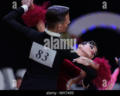 San Pietroburgo, Russia - 20 Aprile 2018: persone competere in dancesport per San Pietroburgo Governor's Cup. Xiv torneo include WDSF International Foto Stock