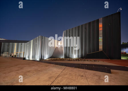 A Canberra, Australia - Museo Nazionale dell'Australia di notte Foto Stock