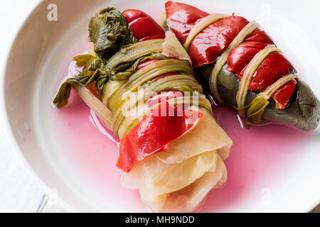 Melanzane turco Pickle / Patlican Tursusu. I cibi tradizionali. Foto Stock