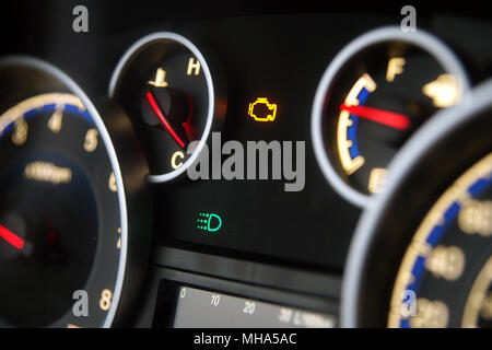 Montreal, Canada,29,Aprile,2018.Close-up di un motore check-luce in un dashboard.Credit:Mario Beauregard/Alamy Live News Foto Stock