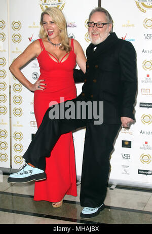 Mar 28, 2018 - Nancy Sorrell, Vic Reeves frequentando National Film Awards UK 2018, Porchester Hall di Londra, Inghilterra, Regno Unito Foto Stock