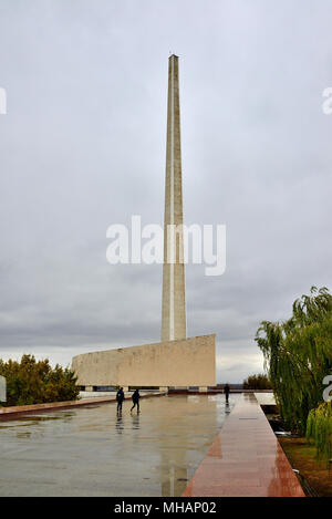 Volgograd, Russia - Novembre 01. 2016. Stele commemorativa la memoria delle vittime della II Guerra Mondiale Foto Stock