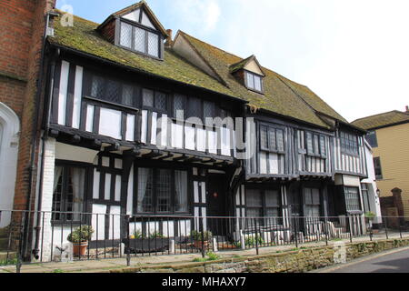 Elizabethan le case con la struttura in legno in tutti i Santi Street, Hastings Old Town, Hastings, Sussex England, Regno Unito, Peter Grant Foto Stock