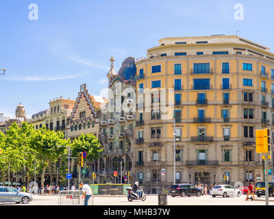 Barcellona, Spagna - 21 Maggio 2017: vista del Passeig de Gracia Street e la Casa Batllo edificio, una delle opere di Antoni Gaudì capolavori Foto Stock