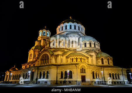 La Cattedrale Alexander Nevsky di notte, Sofia, Bulgaria Foto Stock