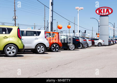 Lafayette - Circa Aprile 2018: Kia Motors auto locale concessionaria. La Kia Motors è di proprietà di appartenente a una minoranza dalla Hyundai Motor Company mi Foto Stock