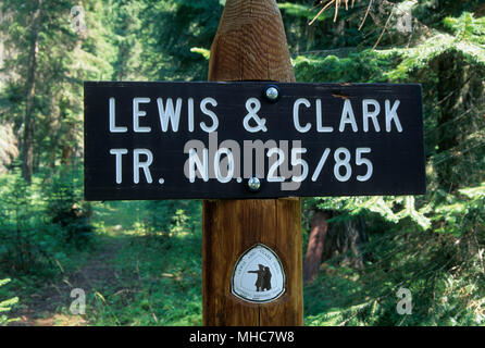 Lewis & Clark Trail segno, Lochsa Wild & Scenic River, Clearwater National Forest, Lewis e Clark National Historic Trail, Idaho Foto Stock