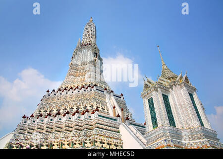 Wat Arun tempio buddista, sul Fiume Chao Phraya, Bangkok, Thailandia. Foto Stock