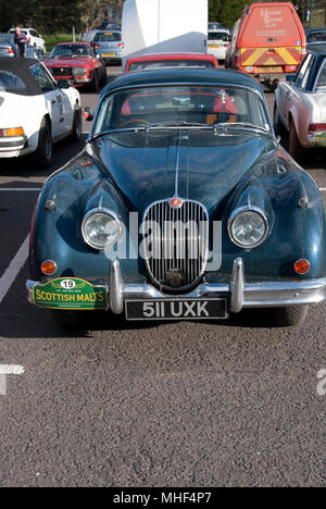 1958 Blue Jaguar XK150 a testa fissa sport coupe Auto anteriore verticale di blu 1958 Jaguar XK150 FHC fhc guida a destra british veterano vintage salo Foto Stock