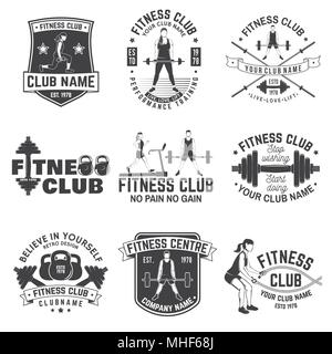 Fitness club badge. Vettore. Per centri fitness emblemi, palestra segni e altri. Ragazza Correre sul tapis roulant macchina, ragazza con funi di battaglia, donne worko Illustrazione Vettoriale