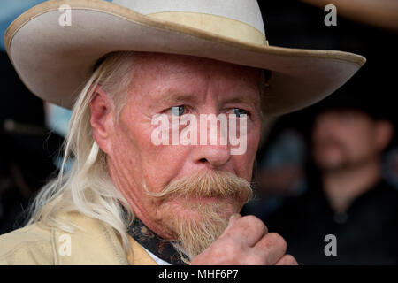 CODY - USA - Agosto 21, 2012 - Western Gunfight nelle strade di Cody, Wyoming Foto Stock