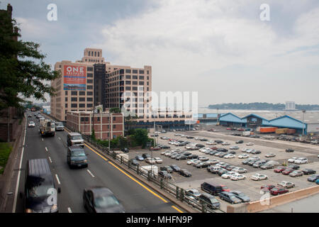 Vista da Brooklyn Heights Promenade sulla I-278 sotto, Brooklyn , New York 2006 Foto Stock