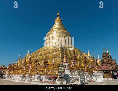 Stupa principale di Shwezigon Pagoda, Bagan, Nyaung-U, Myanmar (Birmania) Foto Stock