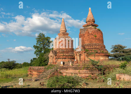 Piccole pagode in Minnanthu (Min Nan gio) villaggio vicino Lemyethna tempio complesso, Bagan, Myanmar (Birmania) Foto Stock