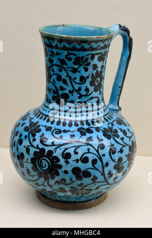 Ceramica turca - Turchia Iznik xvi secolo periodo ottomano ( Fritware dipinto underglaze ( Impero ottomano ) Foto Stock