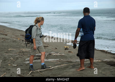 I turisti su Sigatoka Sand Dunes National Park. Isole Figi. Foto Stock