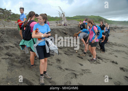 I turisti su Sigatoka Sand Dunes National Park. Isole Figi. Foto Stock