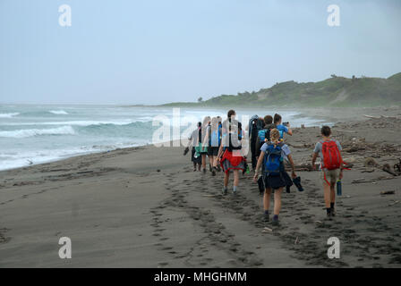 I turisti su Sigatoka Sand Dunes National Park. Isole Figi. Foto Stock