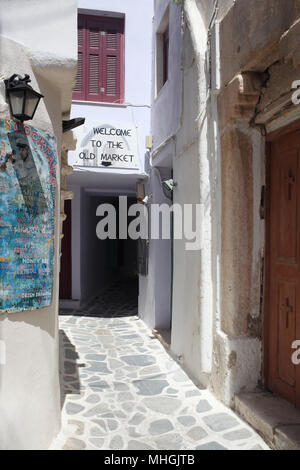 Vicoli di Chora sull' isola Greca di Naxos Foto Stock