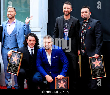 Los Angeles, Stati Uniti d'America. 30 apr, 2018. I membri americani del gruppo vocale *NSYNC frequentano i loro Hollywood Walk of Fame Star Cerimonia in Los Angeles, Stati Uniti, 30 aprile 2018. Credito: Li Ying/Xinhua/Alamy Live News Foto Stock