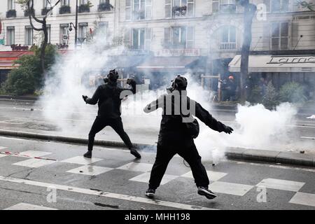 Parigi,Francia può 1,2018. Manifestanti marzo durante un mese di marzo per l annuale giorno di maggio dei lavoratori rally. Credito: ALEXANDROS MICHAILIDIS/Alamy Live News Foto Stock