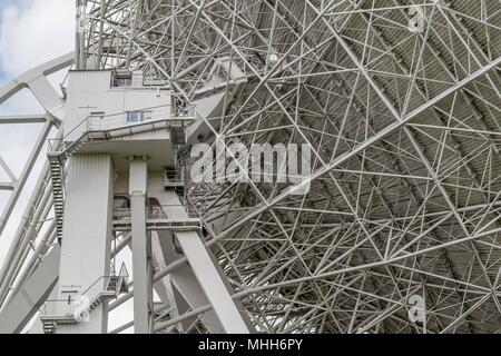 Grande radiotelescopio Effelsberg vicino a Bad Münstereifel in tedesco Eifel Foto Stock