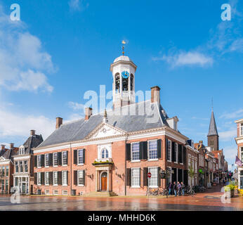 Town Hall nel centro della città di Dokkum nella provincia della Frisia, Paesi Bassi Foto Stock