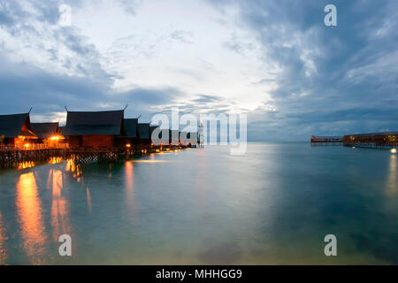 Kapalai Vista Resort turchese paradiso tropicale con acqua cristallina Borneo Indonesia Foto Stock