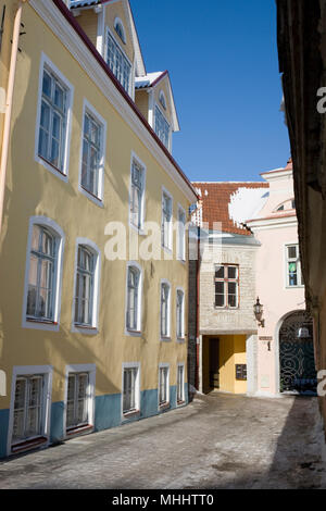 Toom-Rüütli, una tranquilla strada di Toompea (la collina della Cattedrale), Tallinn, Estonia Foto Stock