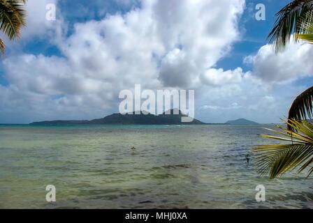 Remote isole tropicali di Truk Lagoon nel Pacifico del Sud Foto Stock