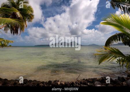 Remote isole tropicali di Truk Lagoon nel Pacifico del Sud Foto Stock