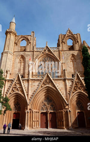 Lala Mustafa Pasha moschea, forner Cattedrale di Agios Nikolaos (San Nicola), Famagosta (Magusa), Repubblica Turca di Cipro del Nord Foto Stock