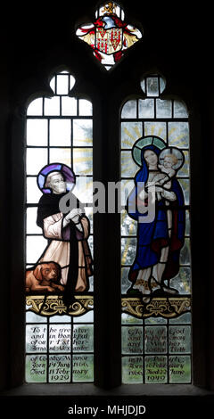 Finestra Memorial nella chiesa di S. Matteo, Coates, Gloucestershire, England, Regno Unito Foto Stock