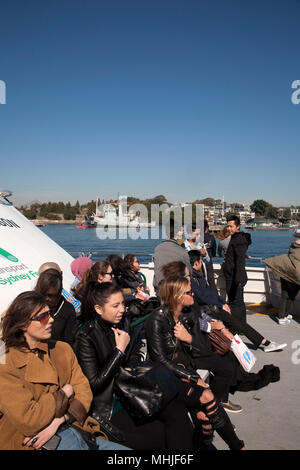 I passeggeri del traghetto sul fiume parramatta sydney New South Wales AUSTRALIA Foto Stock