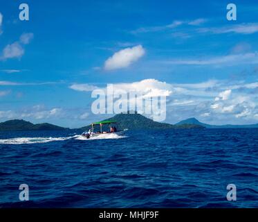 Remote isole tropicali di Truk Lagoon nel Pacifico del Sud Foto Stock