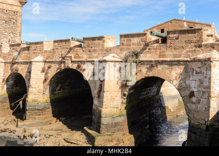 Cittadella fortificata e pareti in Essouira Marocco Foto Stock