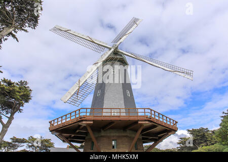 Il mulino a vento di Murphy (mulino a vento del sud) nel Golden Gate Park a San Francisco, California, Stati Uniti d'America. Foto Stock